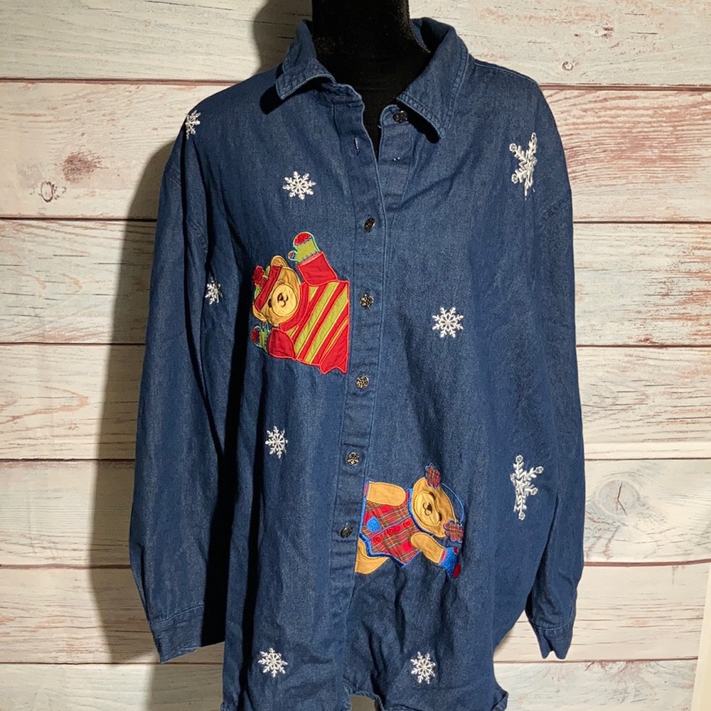 30/32 Fashion Bug denim button down snowflake shirt. Christmas 🎅